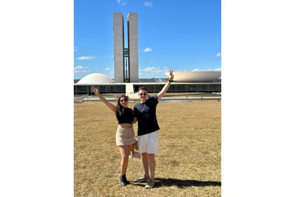 Congresso Nacional em Brasília com as cúpulas gêmeas, visita guiada gratuita