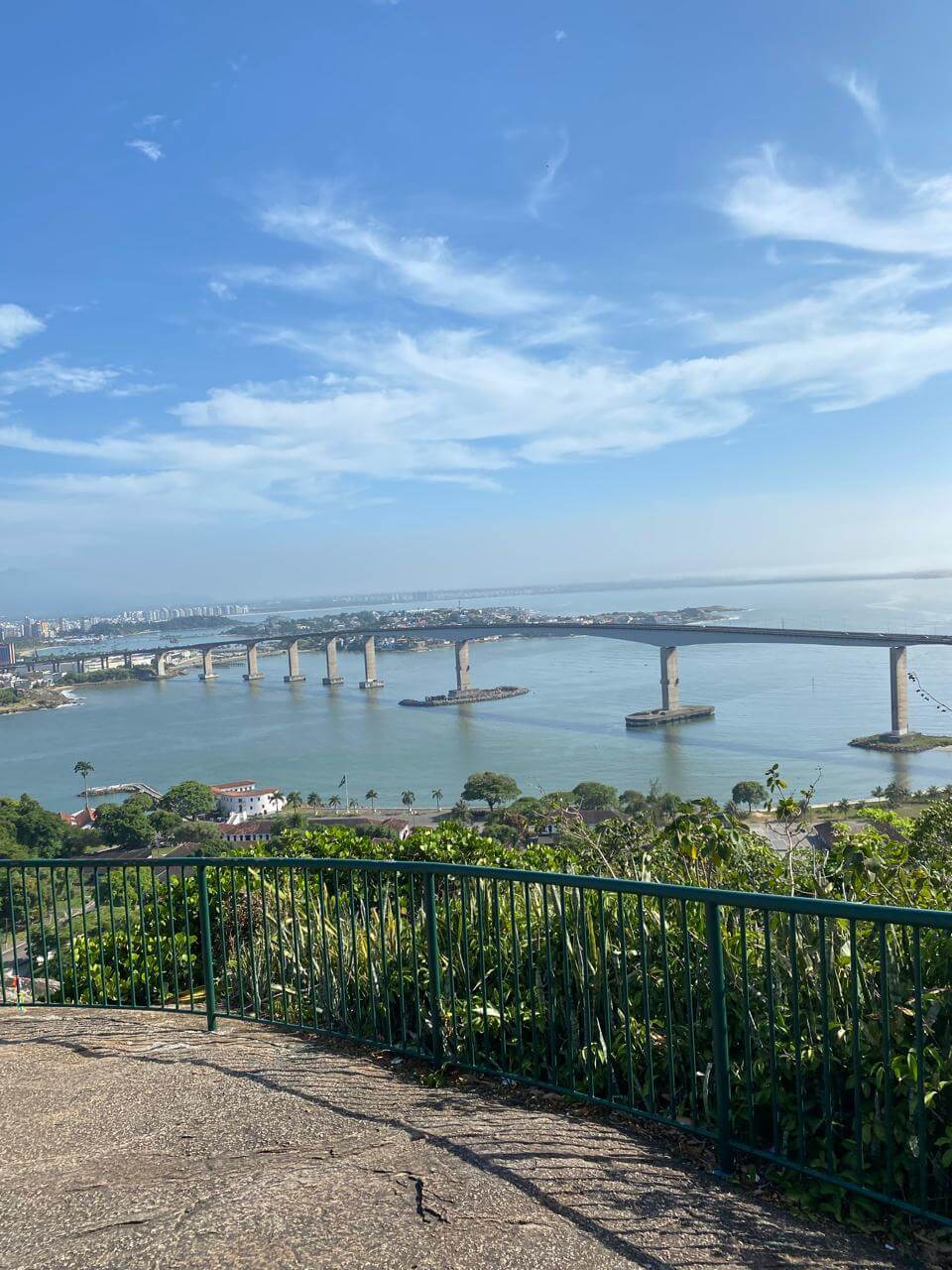 Vista da Terceira Ponte com a cidade de Vitória ES ao fundo