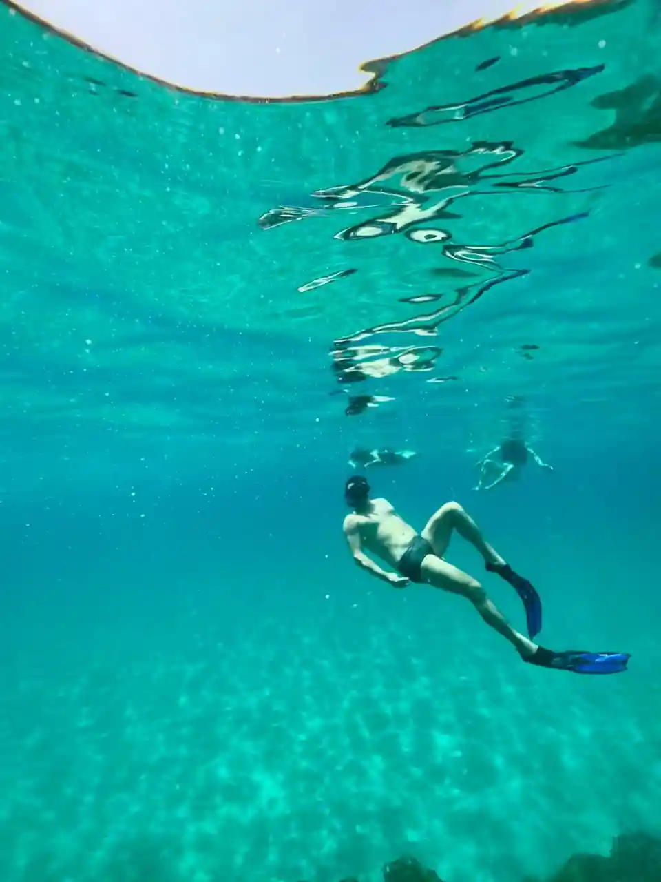Mergulho de snorkel na Baía do Sancho em Fernando de Noronha
