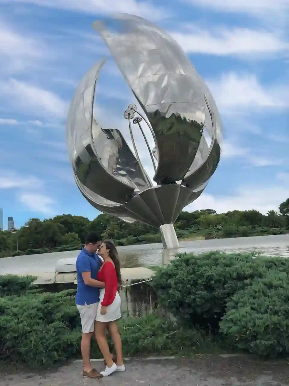 Escultura Floralis Genérica no Parque Naciones Unidas em Buenos Aires
